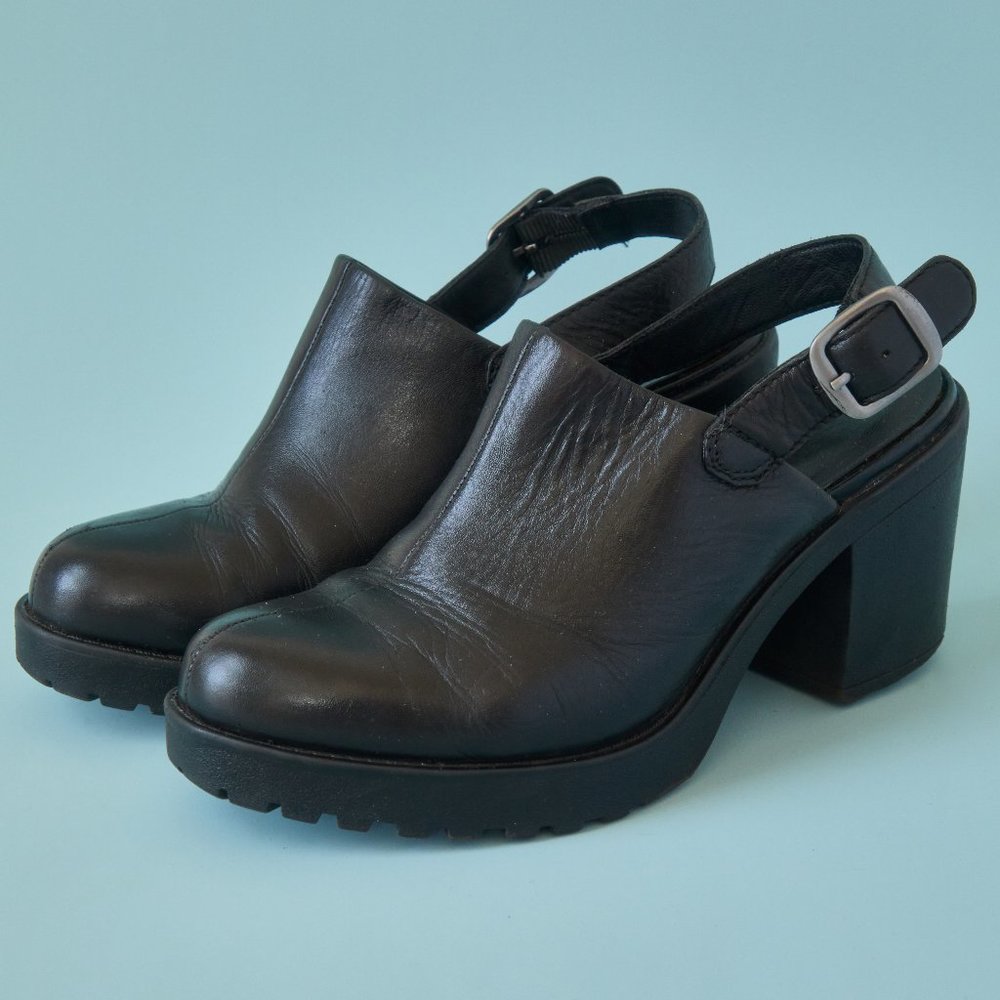 BLACK LEATHER VAGABOND CLOGS - SIZE 36